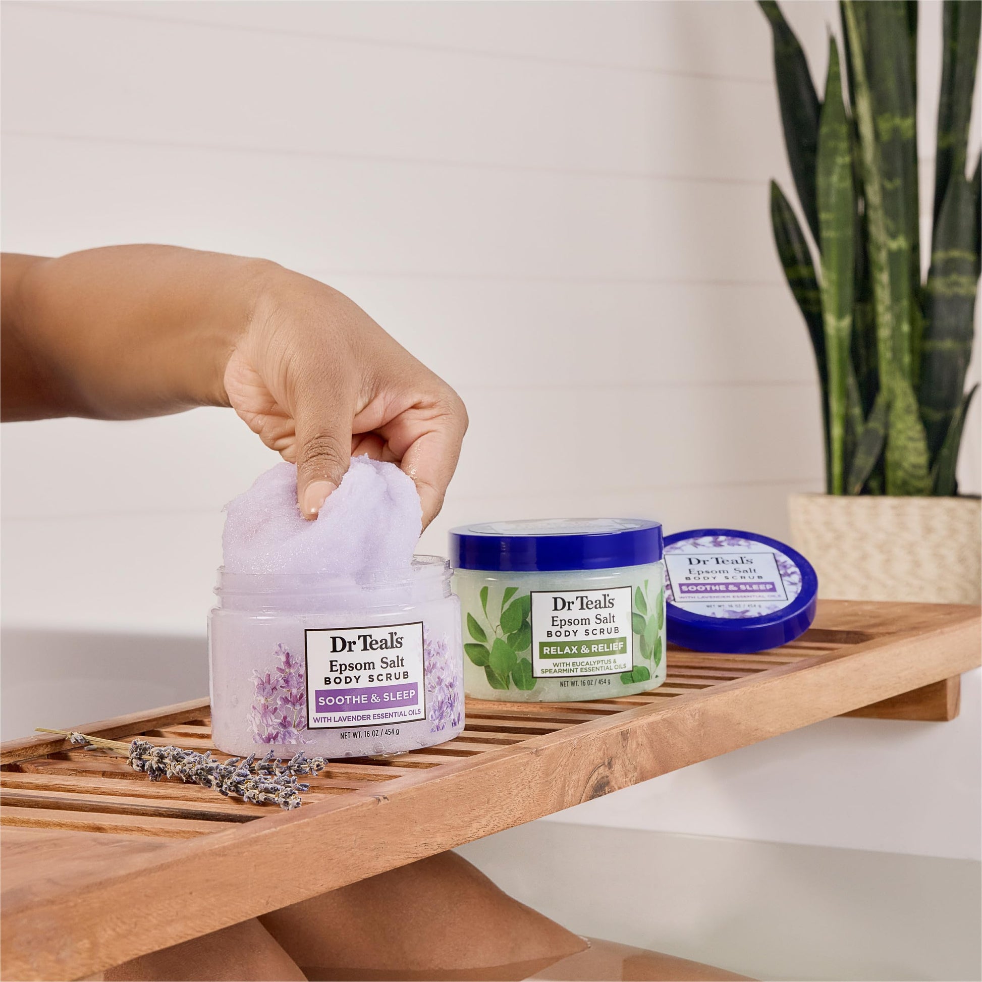 Dr Teal's - Exfoliante corporal de sal pura de Epsom, calma y duerme con aceites esenciales de lavanda, 16 onzas (paquete de 3)