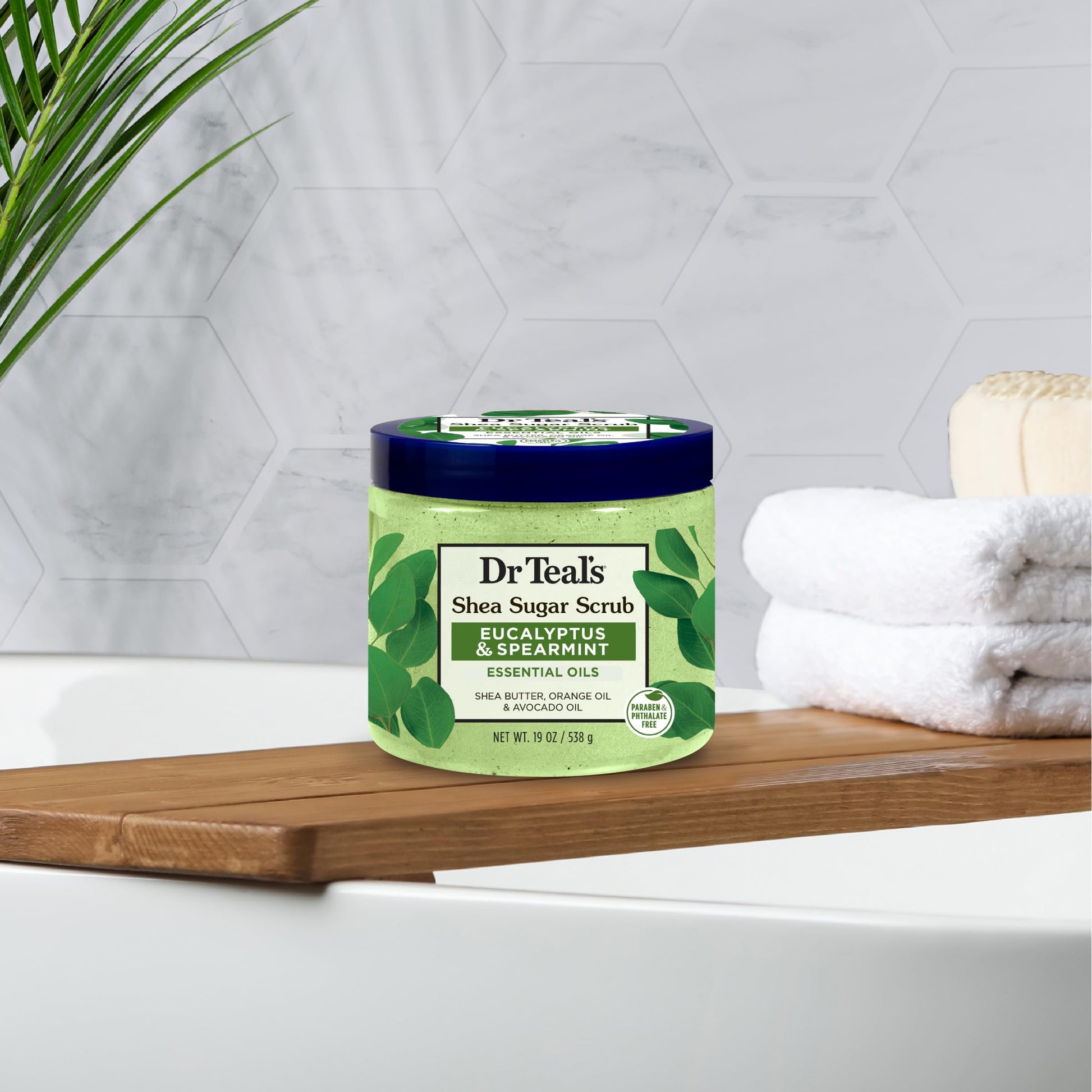 Dr Teal's - Exfoliante de azúcar de karité, aceites esenciales de eucalipto y menta verde, 19 onzas (paquete de 3)